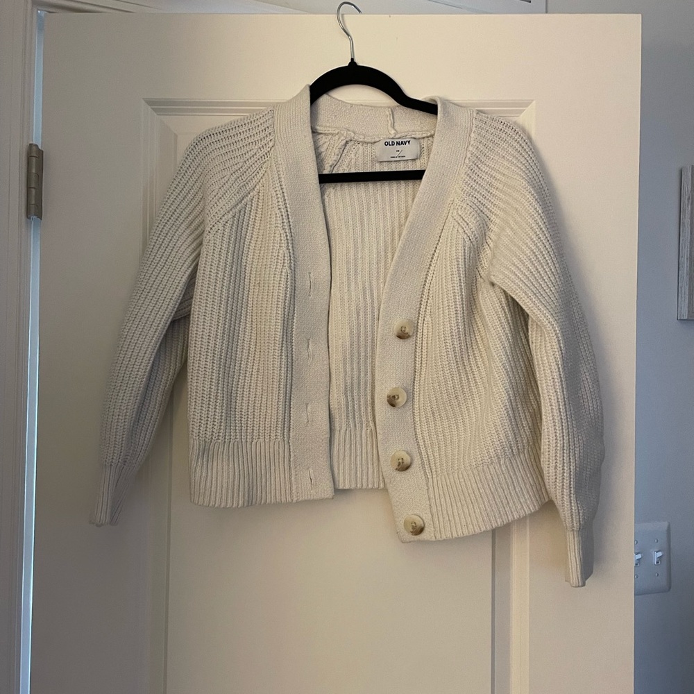OLD NAVY SIZE XS CREAM CHUNKY SWEATER